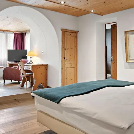 Morosani Posthotel Hotel