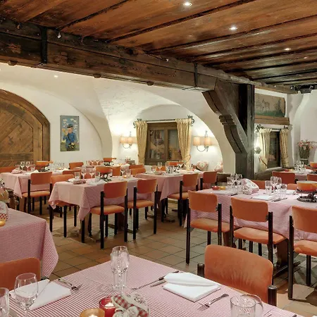 Ξενοδοχείο Morosani Posthotel 4*