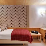 Morosani Posthotel 4*