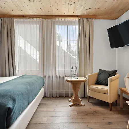 Morosani Posthotel فندق دافوس